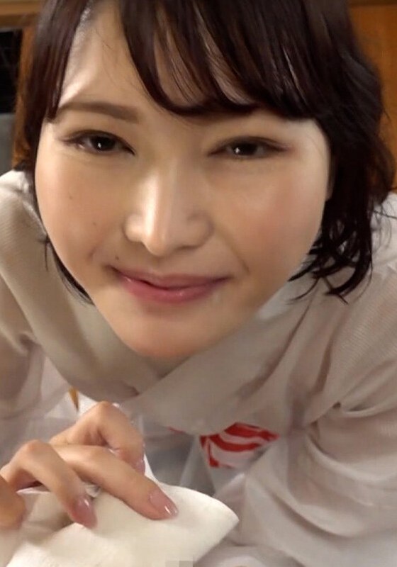 妖しい眼差しで即尺ソクヌキしてくれる美熟女高級ソープ！至高のおもてなしで勃起しっぱなしの極楽エロ体験！ アイキャッチ画像 【無料毎日av-tube】